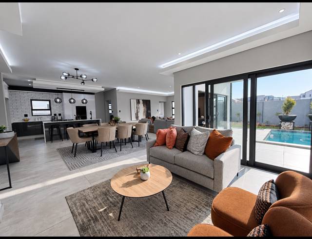 4 BEDROOM FREEHOLD FOR SALE IN FOUNTAINBROOK ESTATE